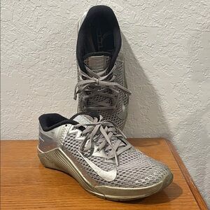 Nike Metallic Gray Running Shoes